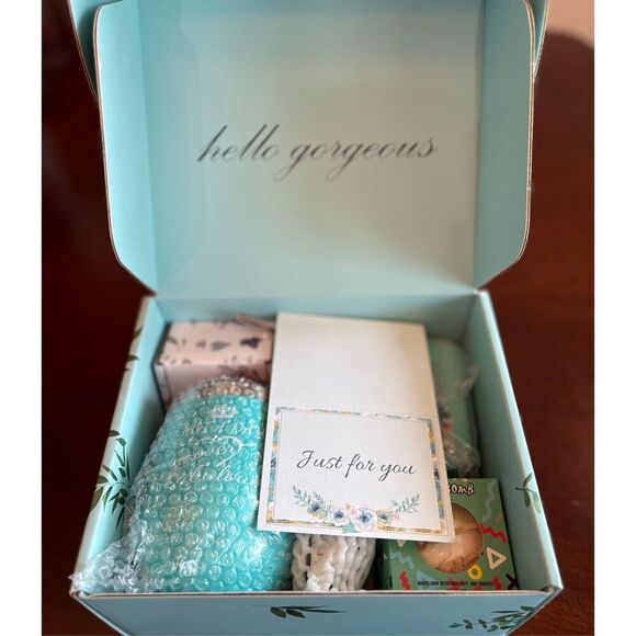 BOXED & READY TO GIVE - NWT Gift Box for Ladies "Not A Day Over Fabulous" 🌸🌺 - Picture 11 of 16